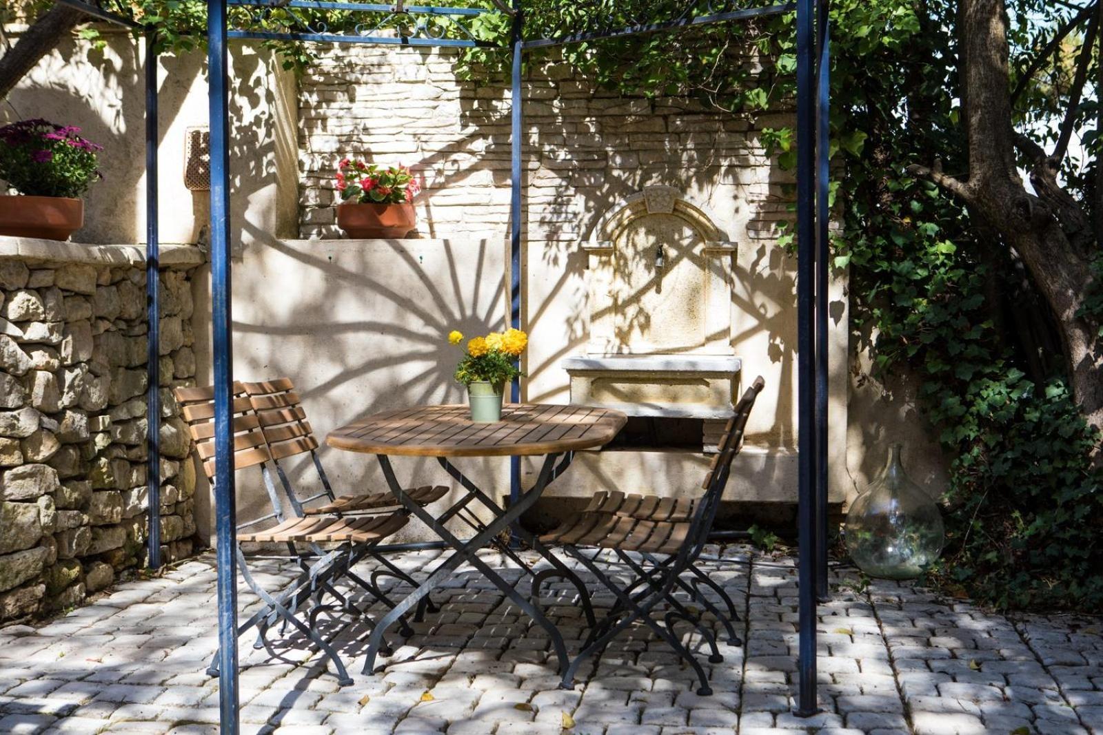 In Provence Hotel - Experience Atypique 沃内勒 外观 照片