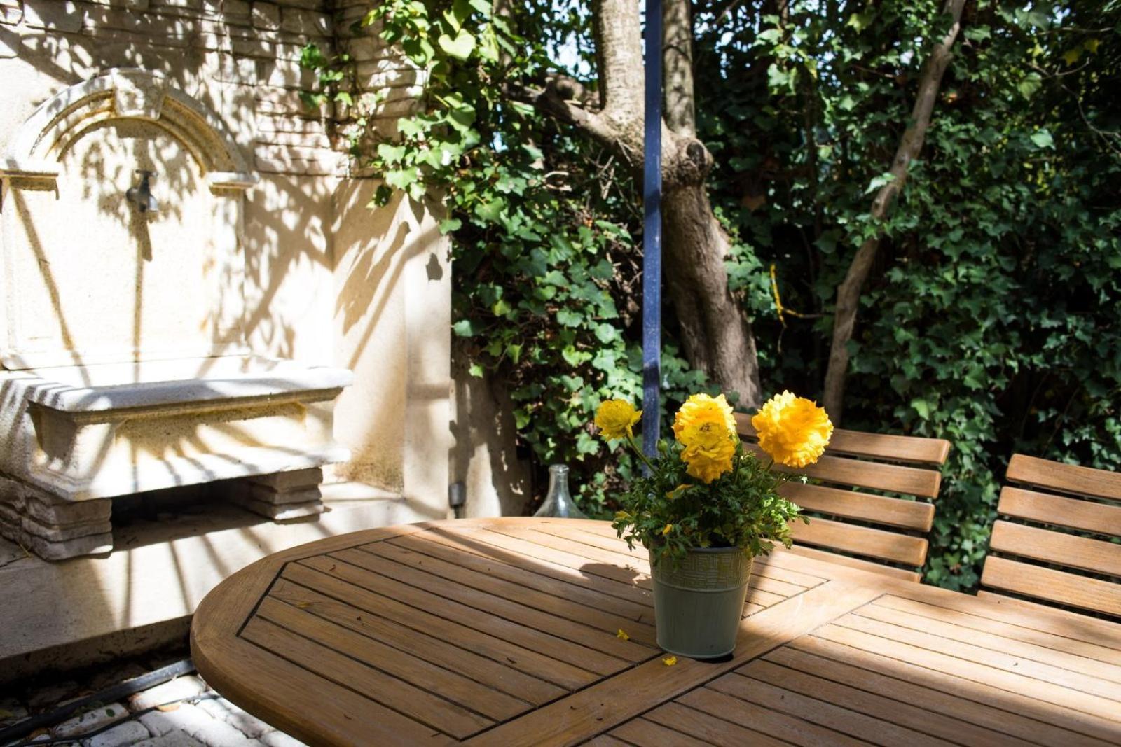 In Provence Hotel - Experience Atypique 沃内勒 外观 照片