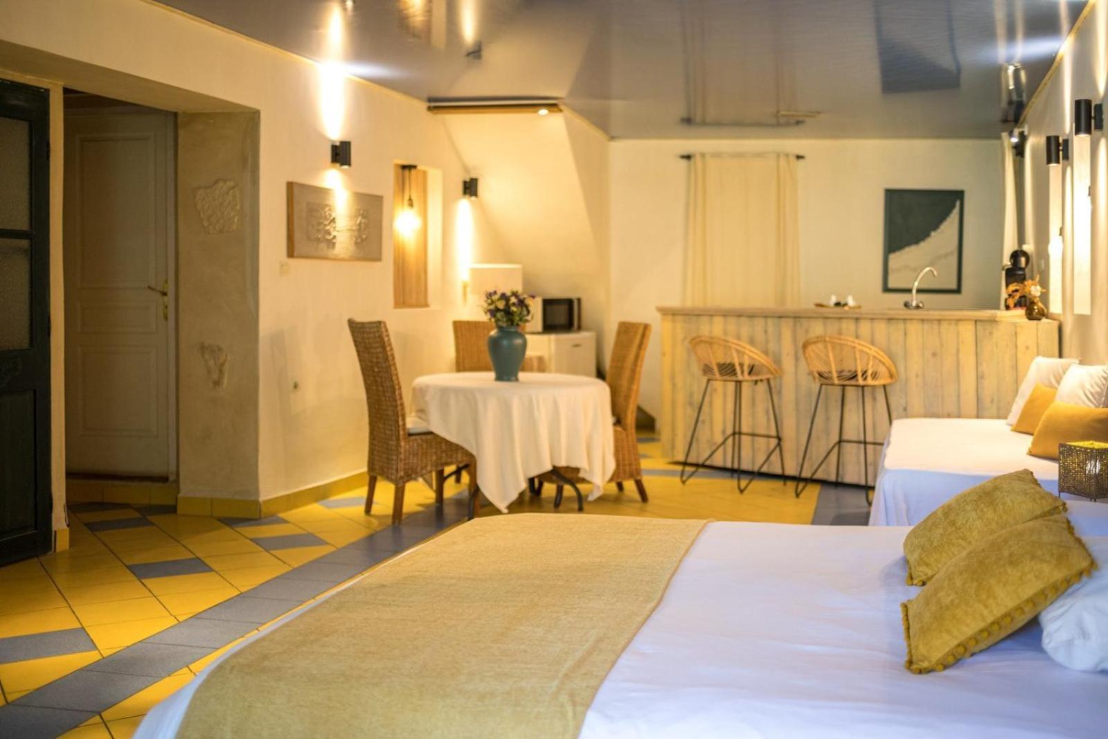 In Provence Hotel - Experience Atypique 沃内勒 外观 照片