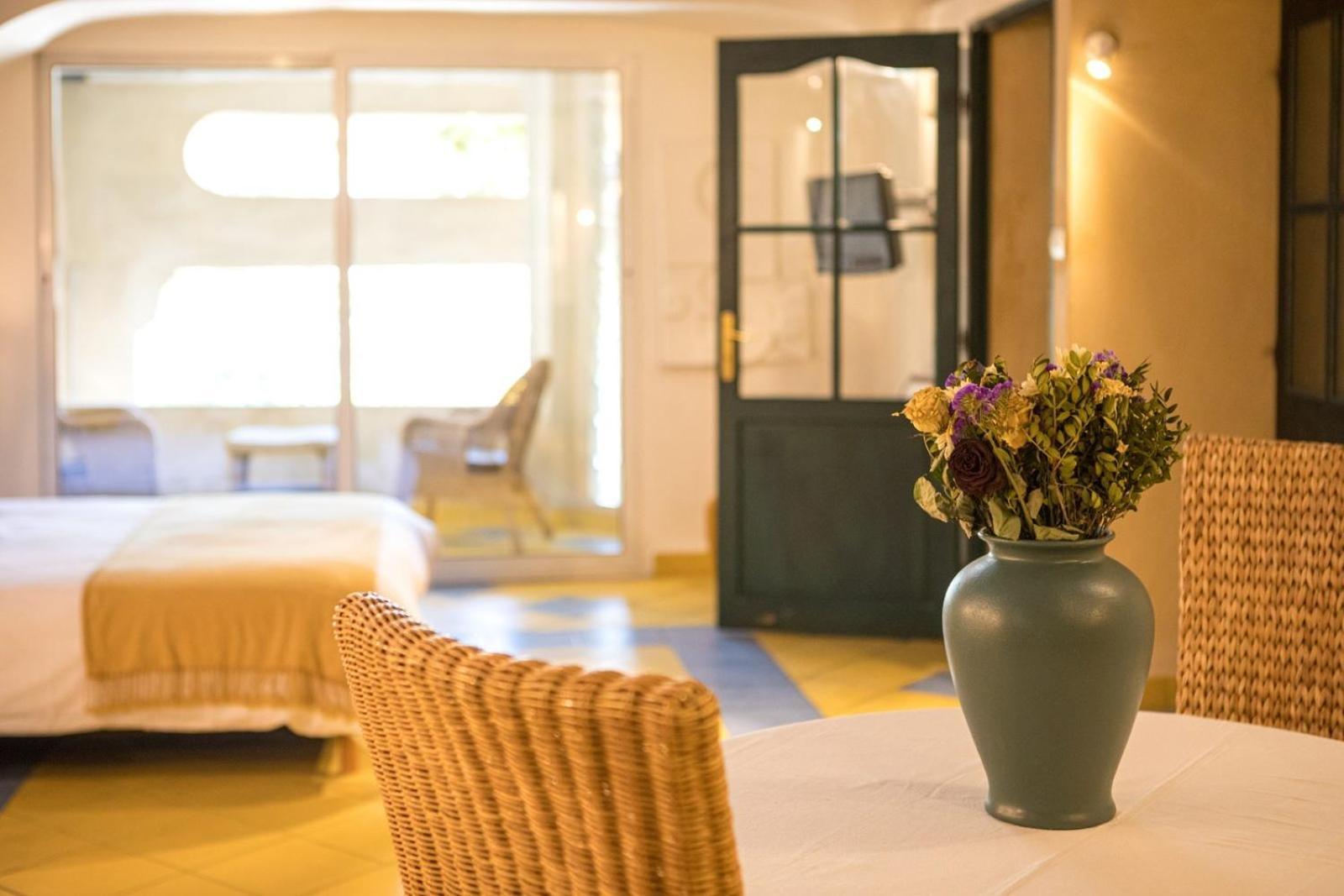 In Provence Hotel - Experience Atypique 沃内勒 外观 照片