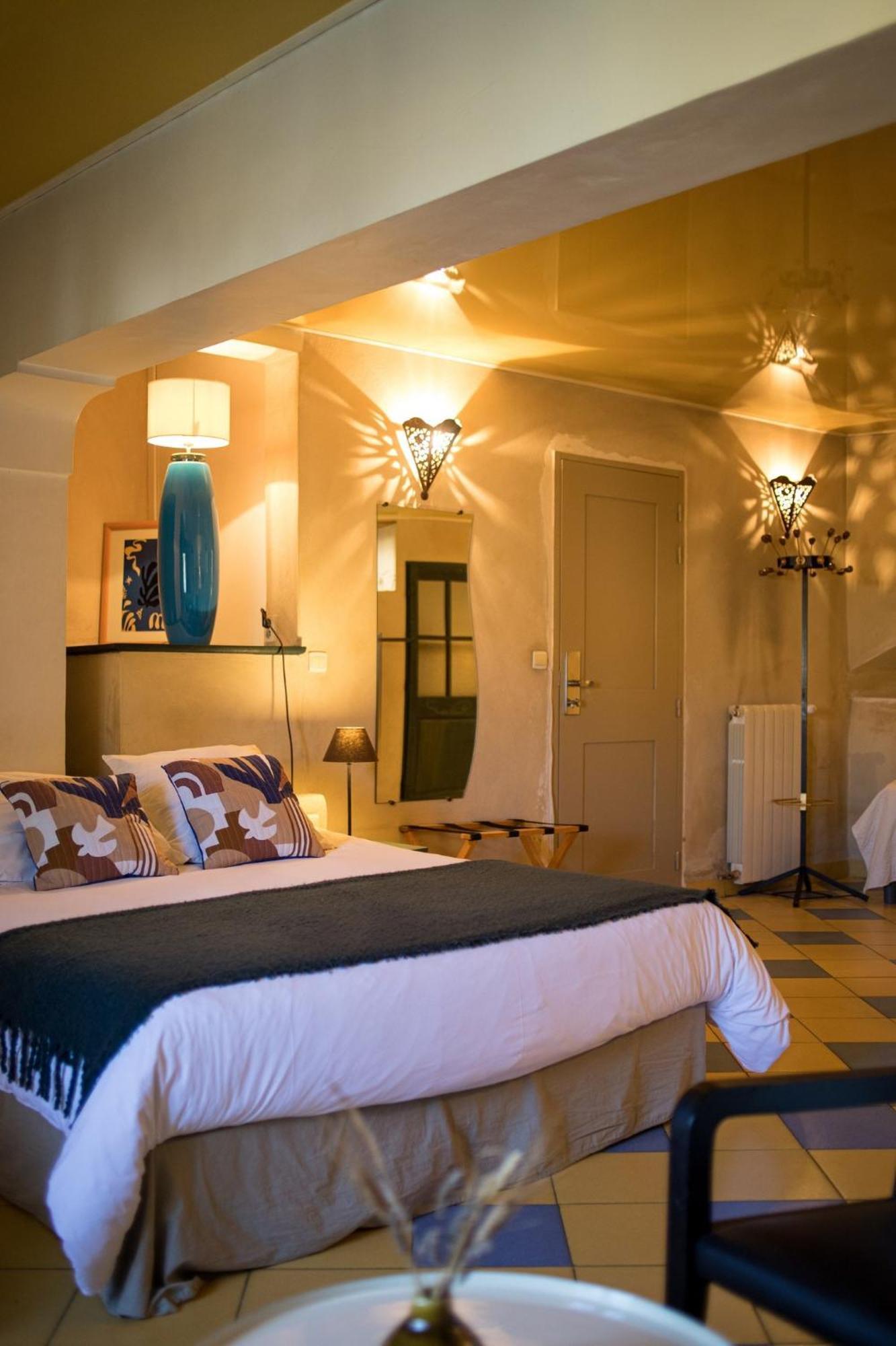 In Provence Hotel - Experience Atypique 沃内勒 外观 照片